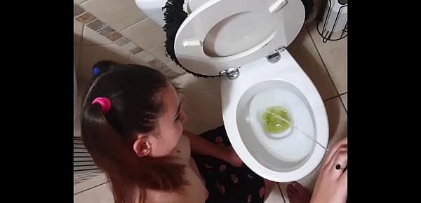  Step daughter taking her daddy for a pee and give him a blowjob